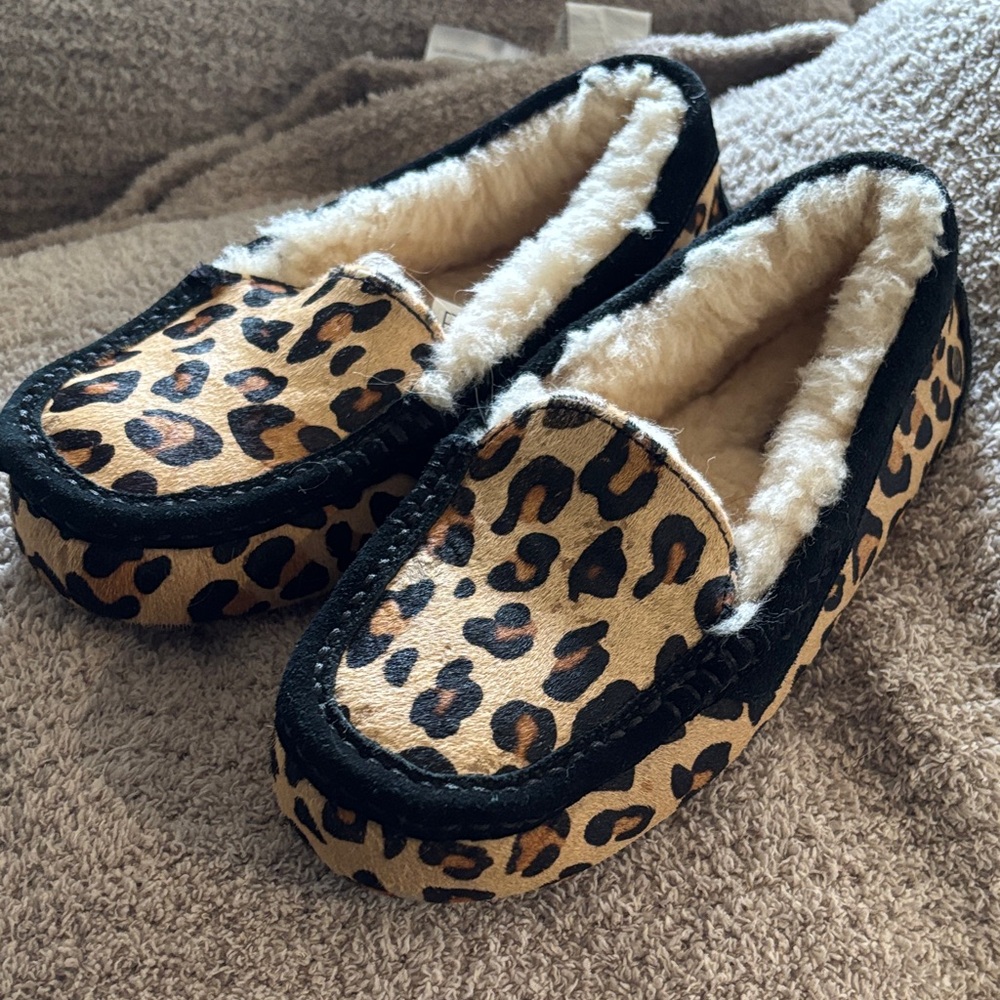 UGG Leopard Print fur slip ins with Sherpa lining brand new